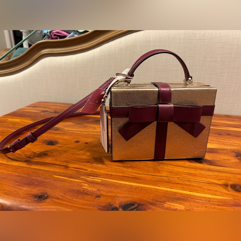 NWT Kate Spade Present Purse